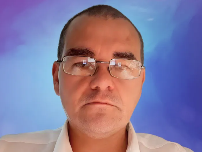 Олег Савояров