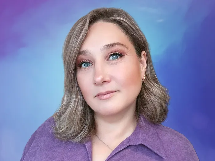 Полли Романова