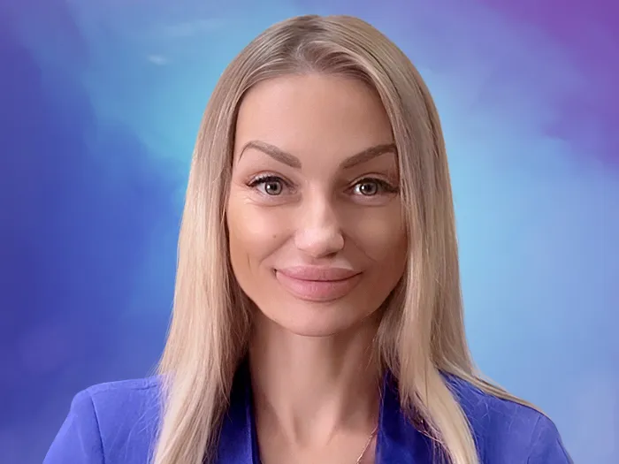 Моника Дуглас