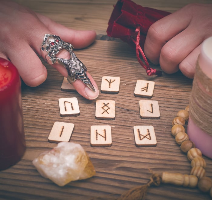 Рунический расклад «Судьба»