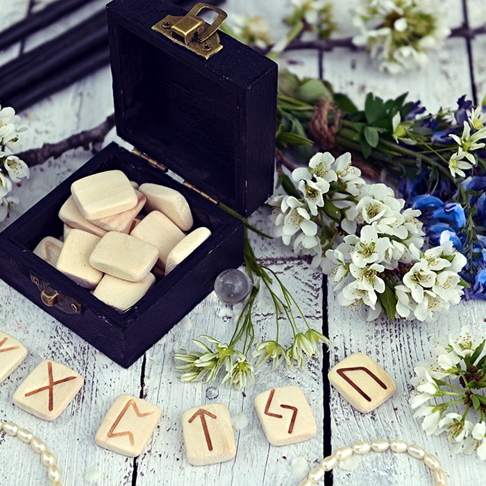 Рунический мост: от конфликтов к взаимопониманию